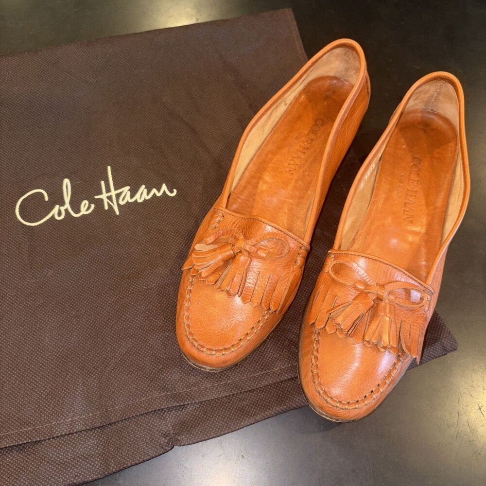 Vintage COLE-HAAN Italian Made WOMENS TASSEL LOAFERS Leather 8.5AA DISCONTINUED - Picture 2 of 11